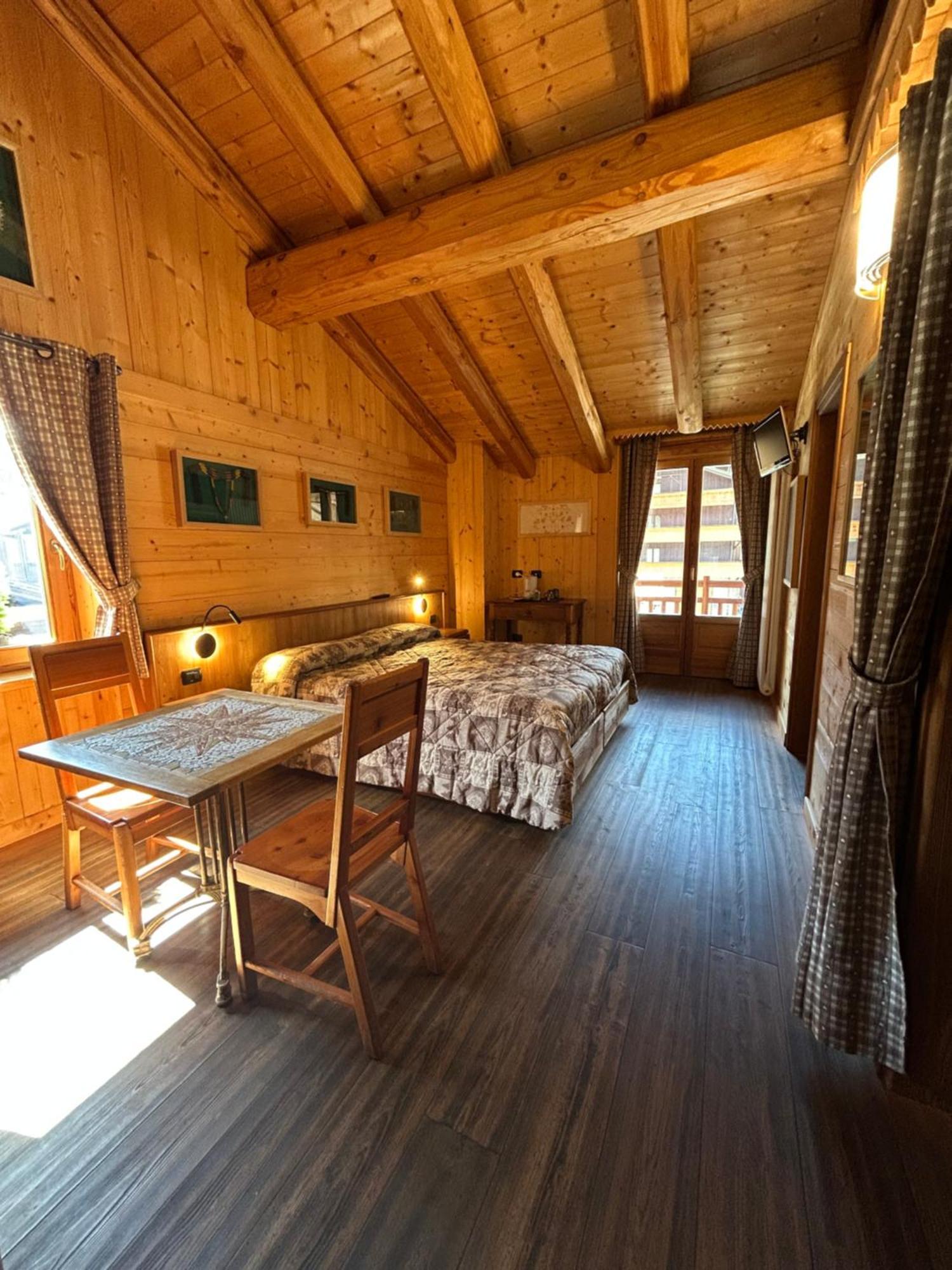 Camere Hostellerie HIBOU - Cogne Eksteriør billede